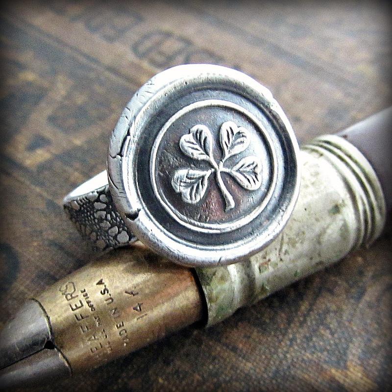 Four Leaf Clover Wax Seal Ring on a fine tipped pen